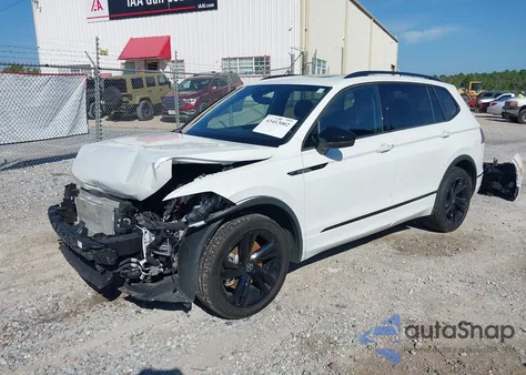 2024 Volkswagen Tiguan 2.0T Se R-Line Black z USA, uszkodzony, nr VIN 3VVCB7AX5RM104118